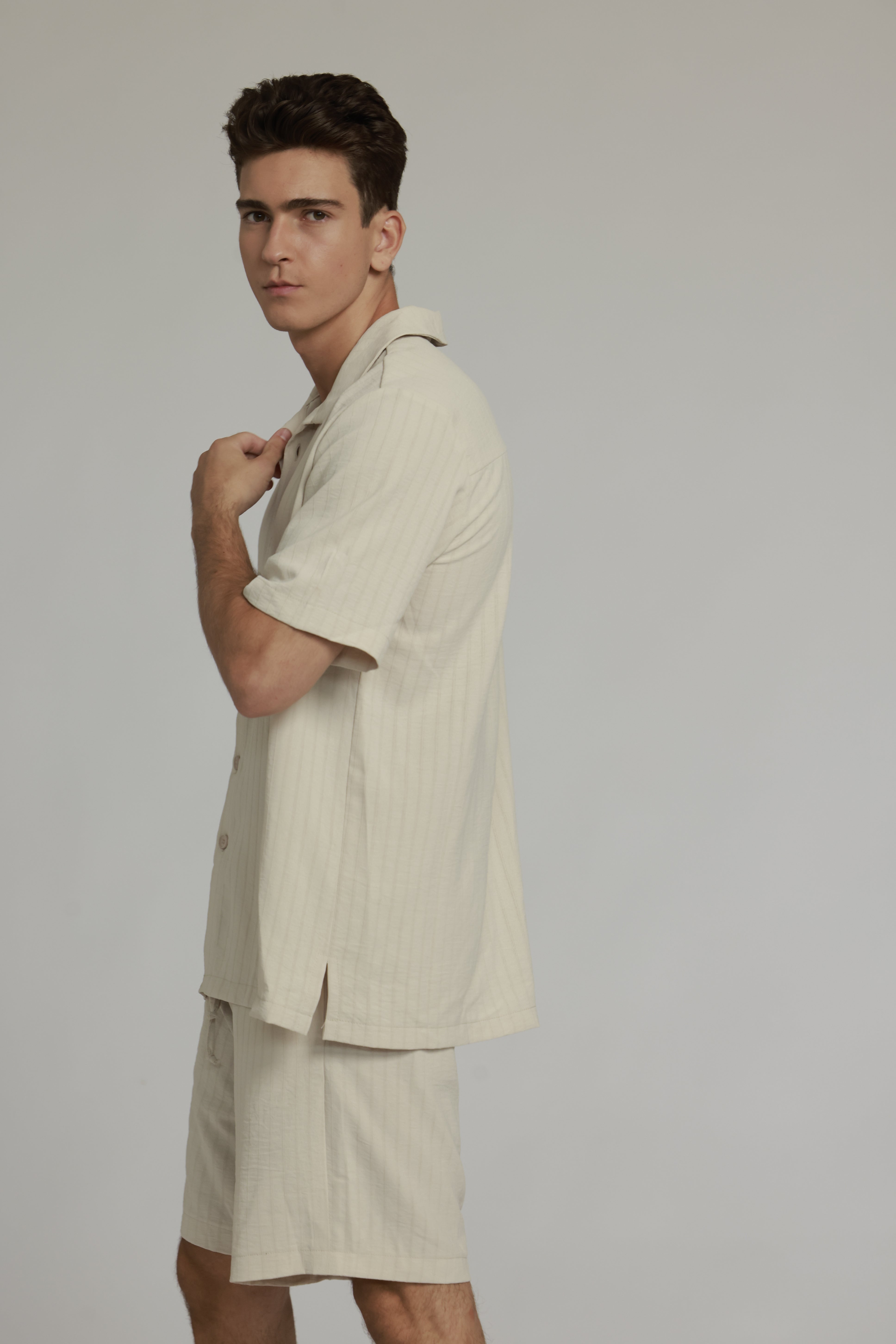 חליפת פסים | אבן