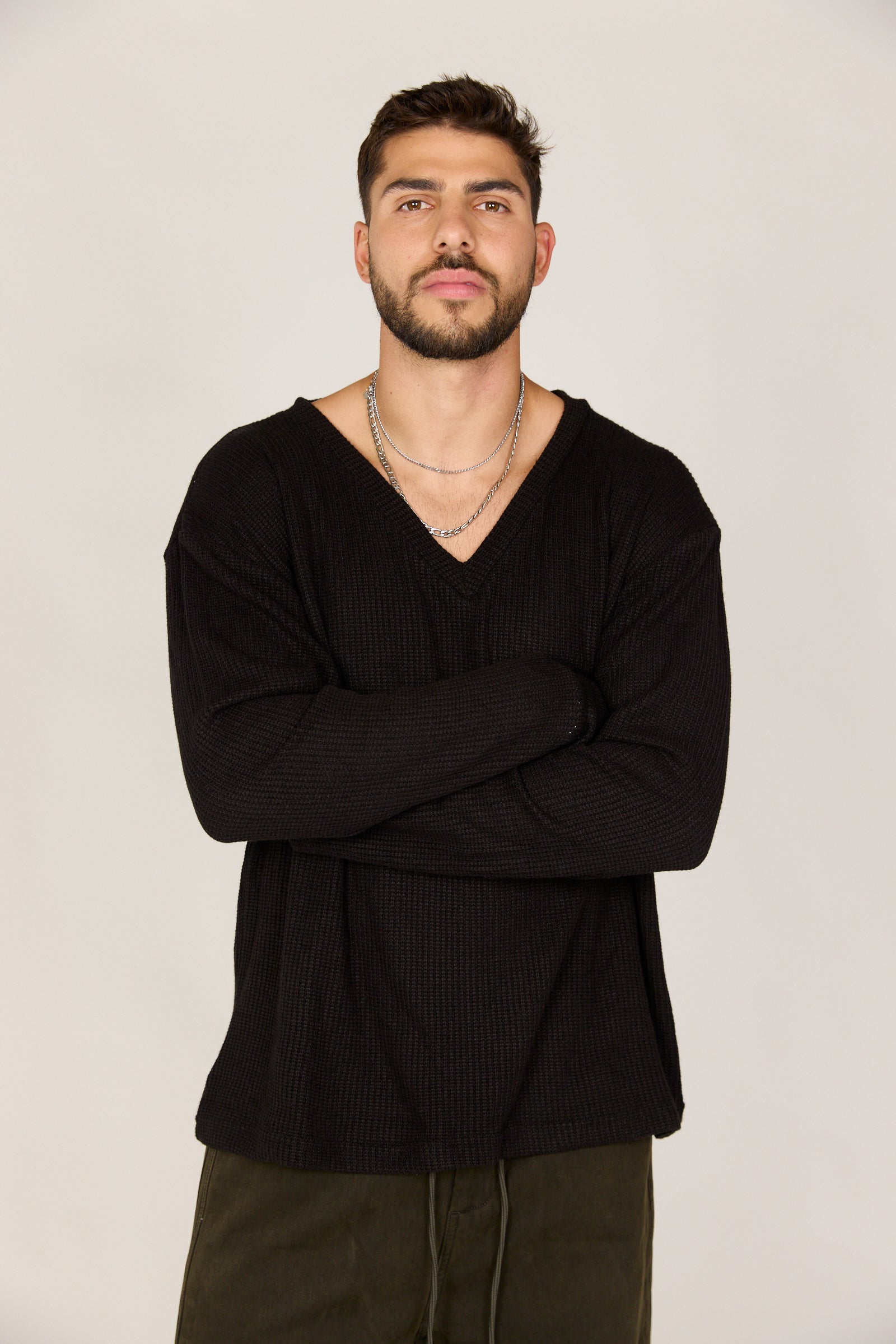 סריג V | שחור