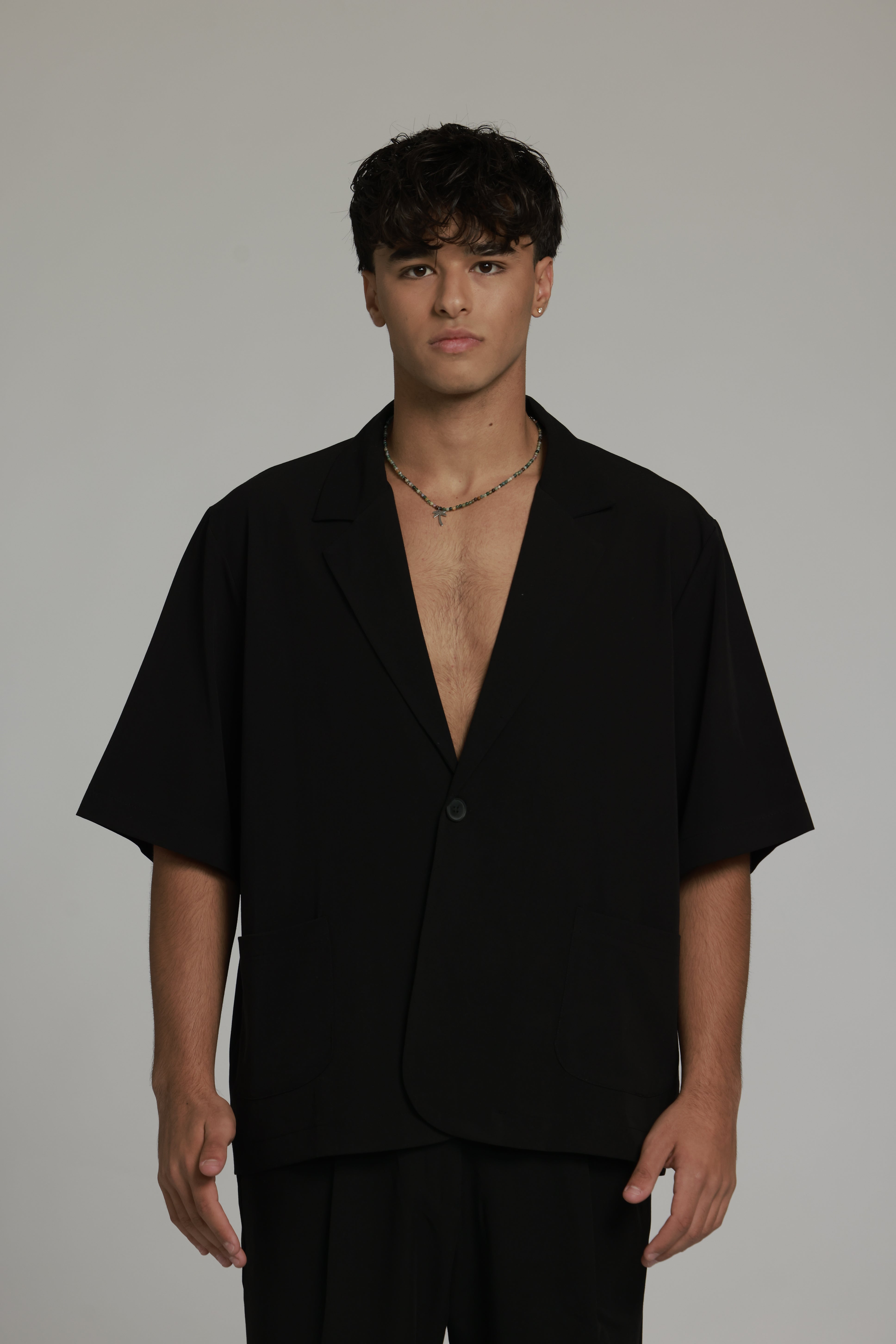 מכופתרת ג׳קט | שחור