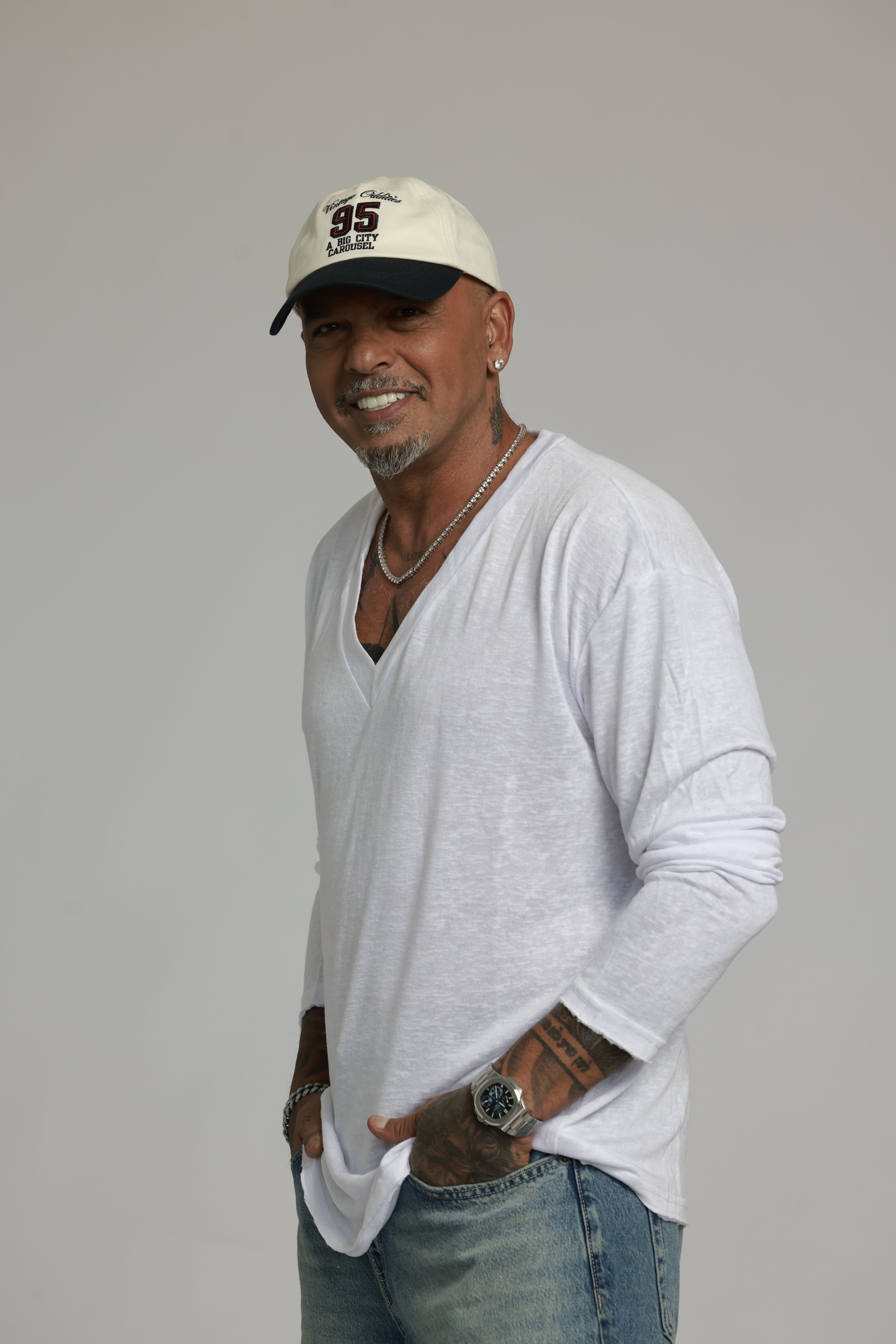 חולצת סלאב v | לבן