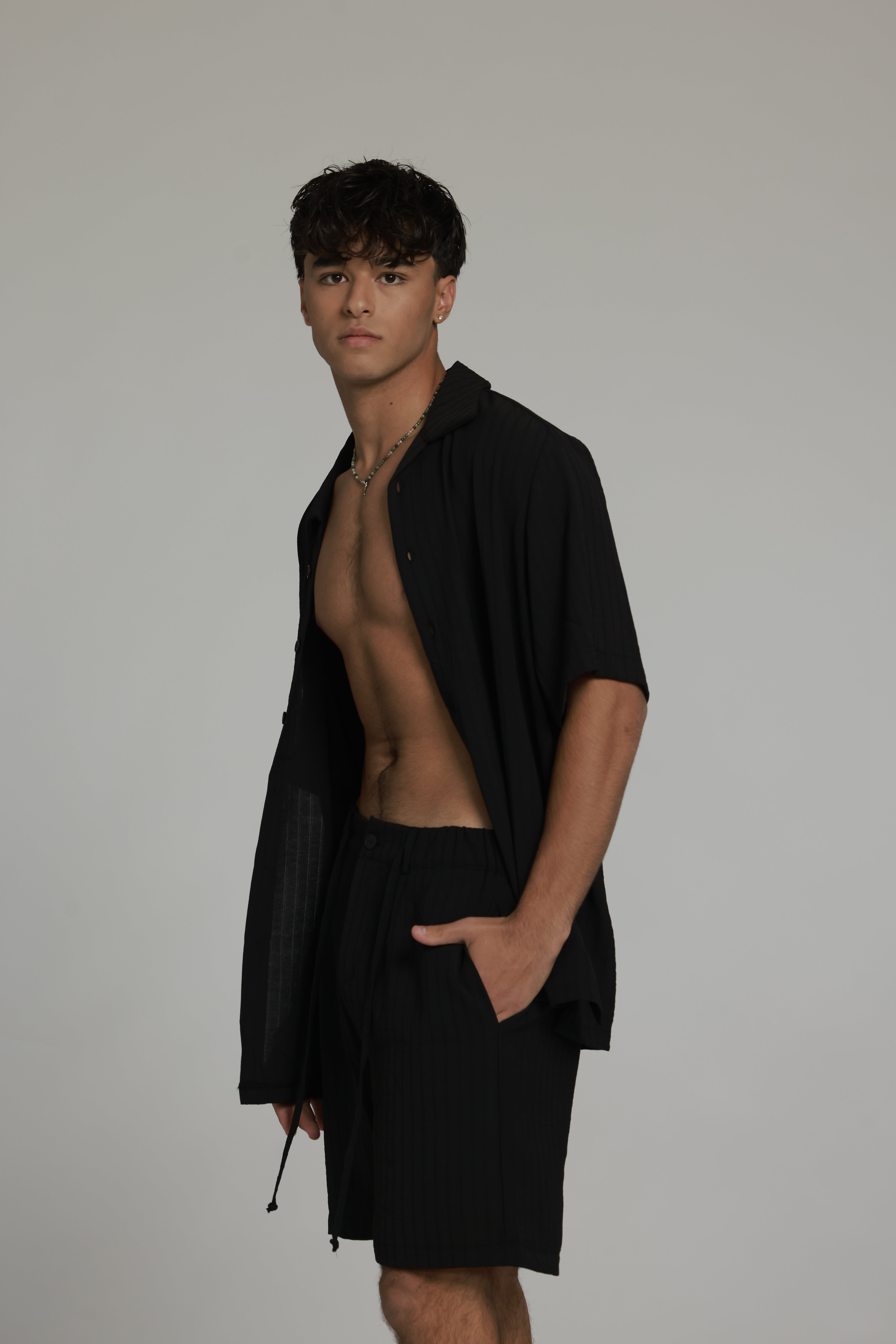 חליפת פסים | שחור