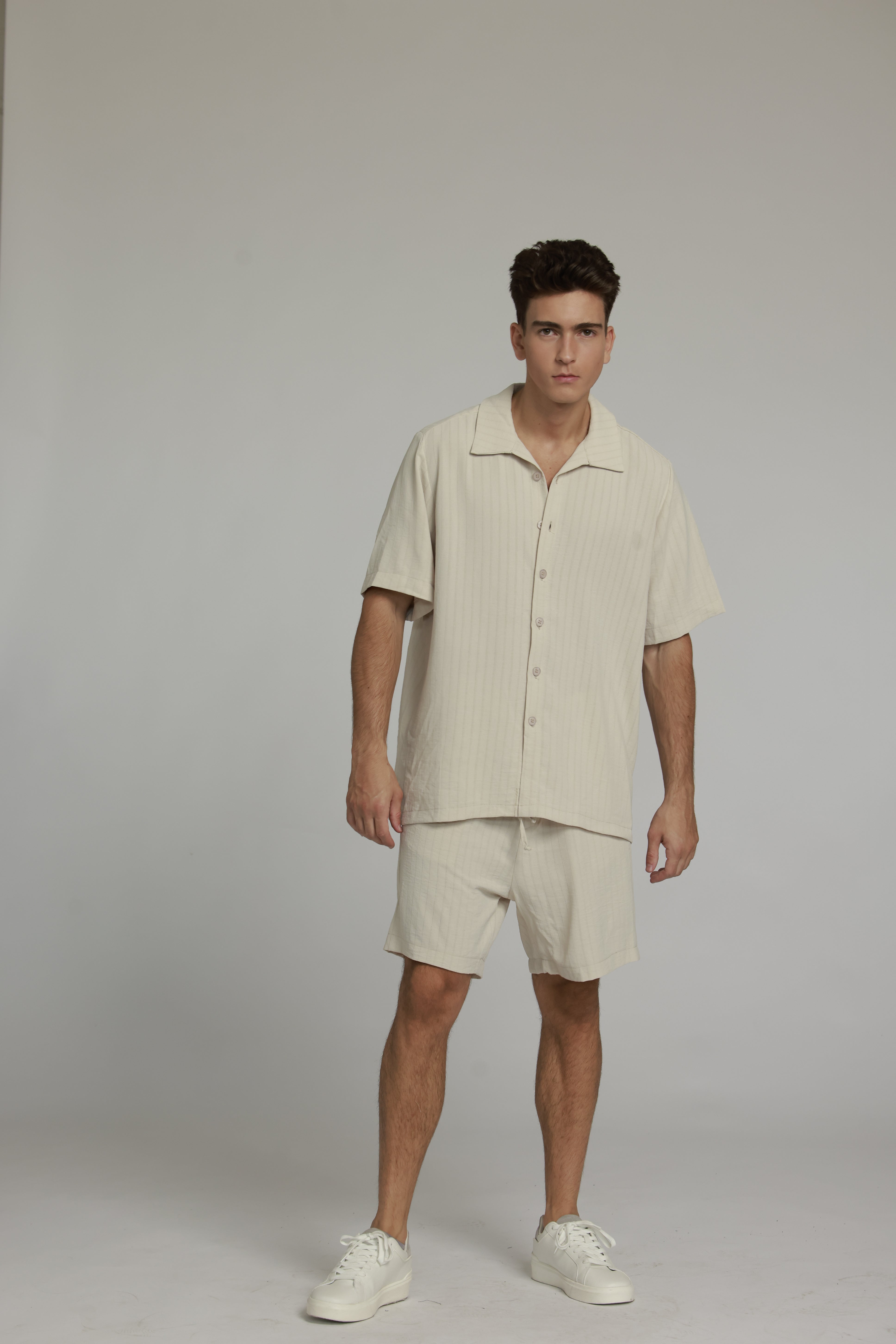 חליפת פסים | אבן