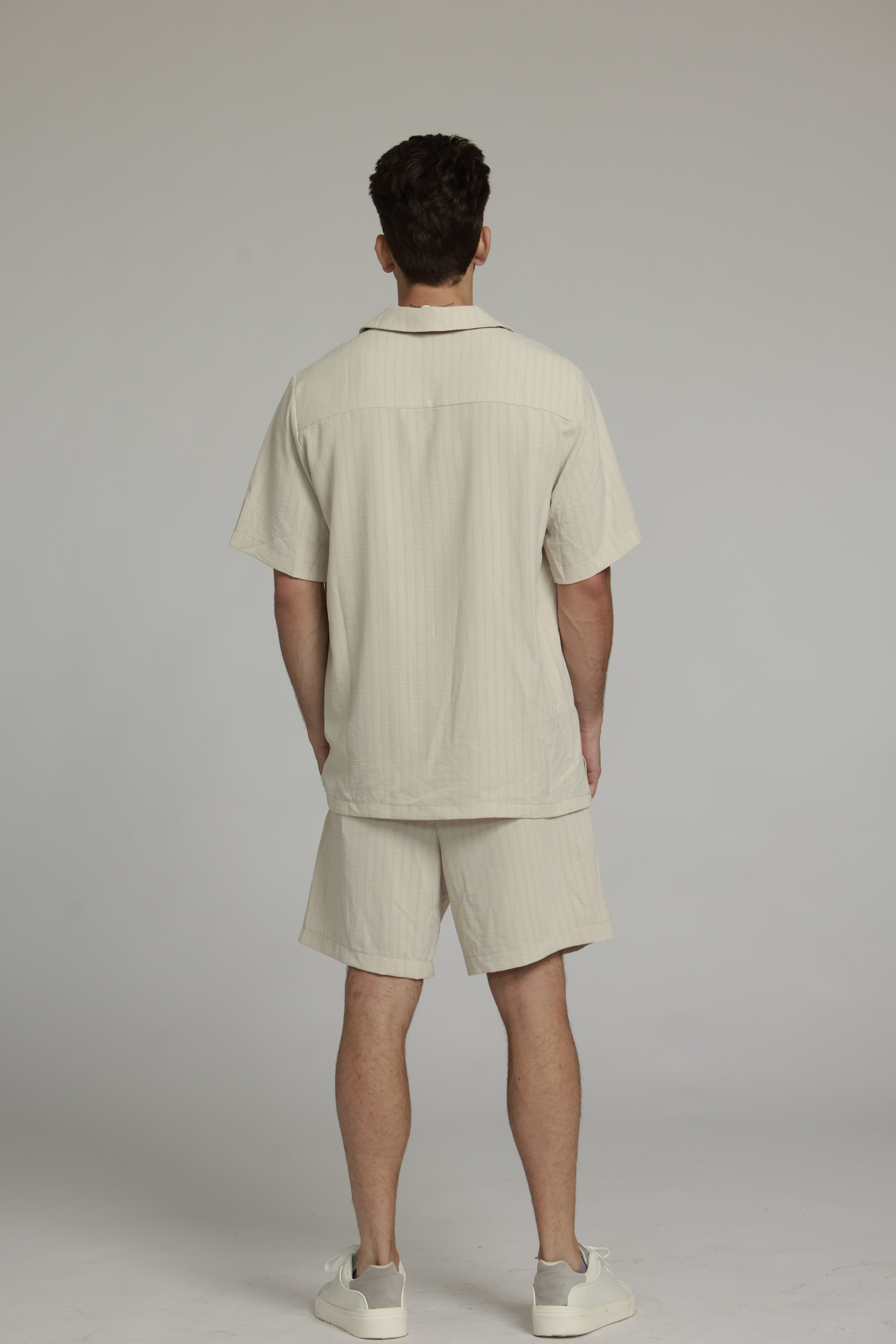 חליפת פסים | אבן