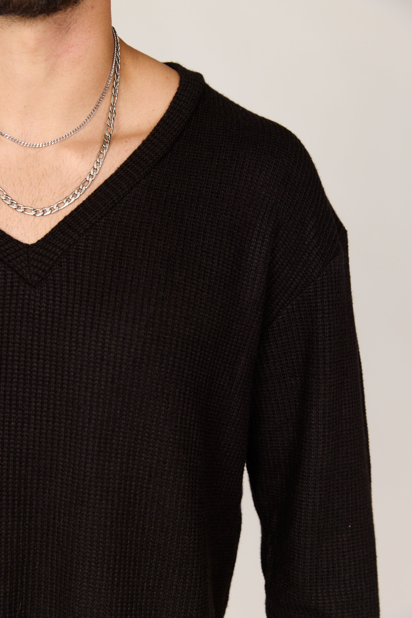 סריג V | שחור